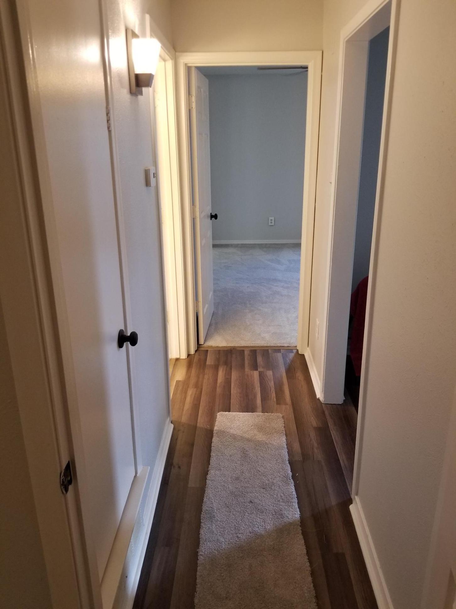 Building Photo - 2430 Lakeview Cir