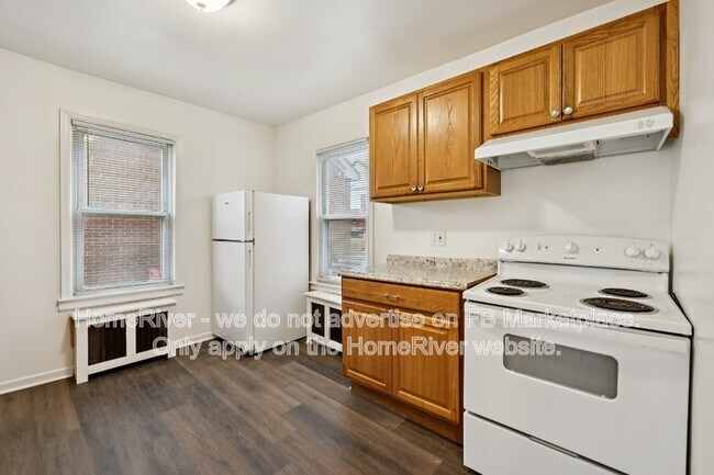 Building Photo - 289 Hilton Ave