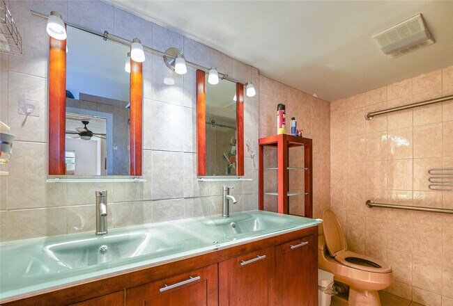 Building Photo - 3940 Inverrary Blvd