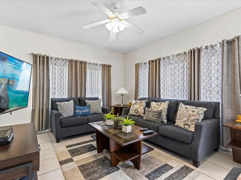 Primary Photo - 113 Pompano Beach Dr