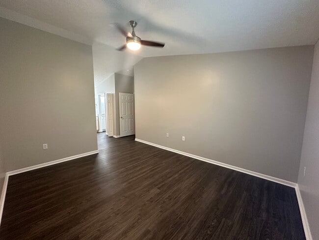 Building Photo - 10301 Trotters Pointe Dr