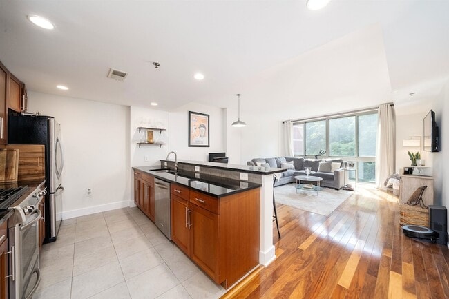 Building Photo - 800 Jackson St