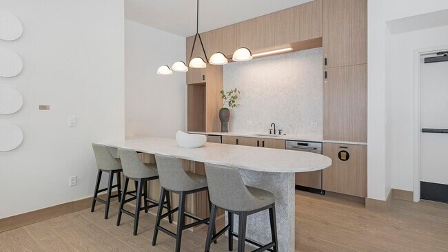 Building Photo - 955 Bannock St