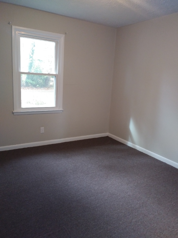 Building Photo - 2371 Brackett St SW