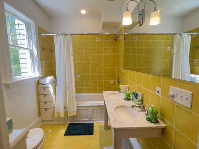 Building Photo - 118 Water Mill Towd Rd