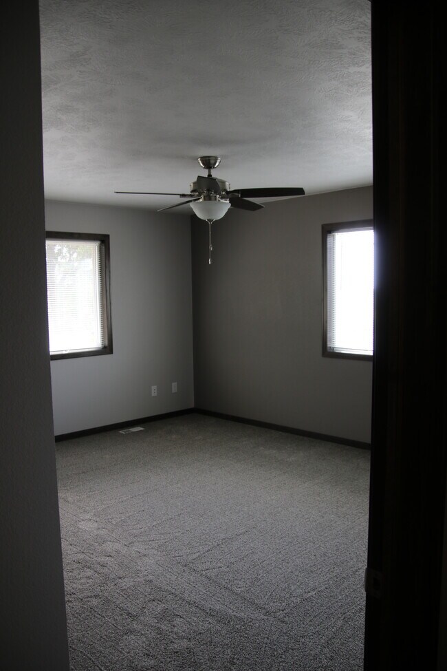Building Photo - 3606 S Outfield Cir