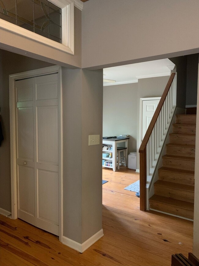 Building Photo - 103 Clary Ct