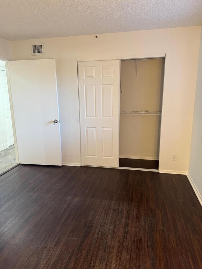 Building Photo - 2786 Tennis Club Dr