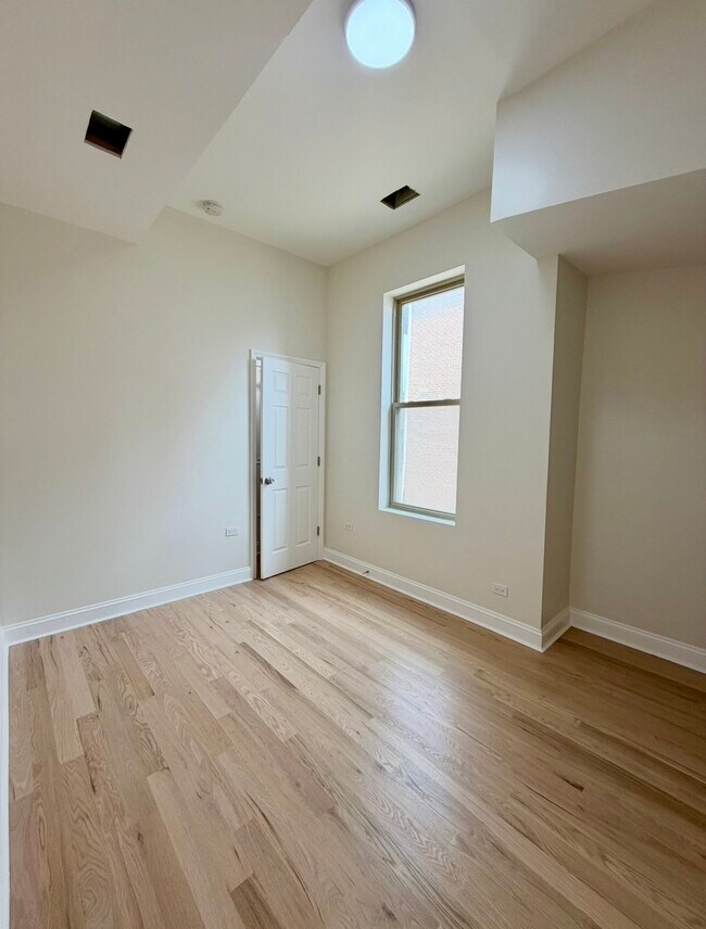 Building Photo - 2638 W Adams St