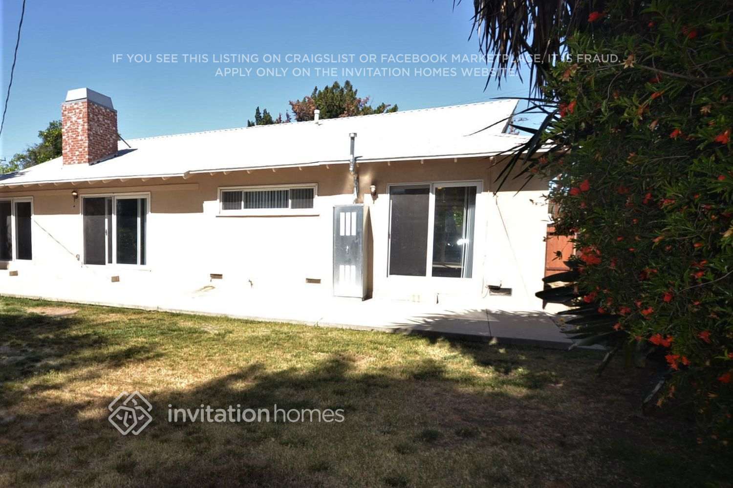 Building Photo - 10544 Densmore Ave