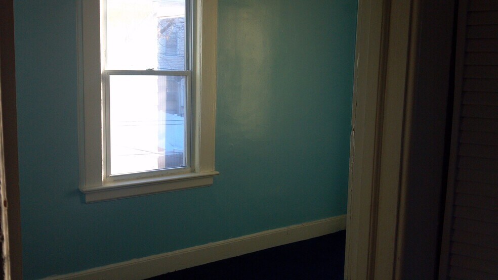 Building Photo - 220 Ward Pl