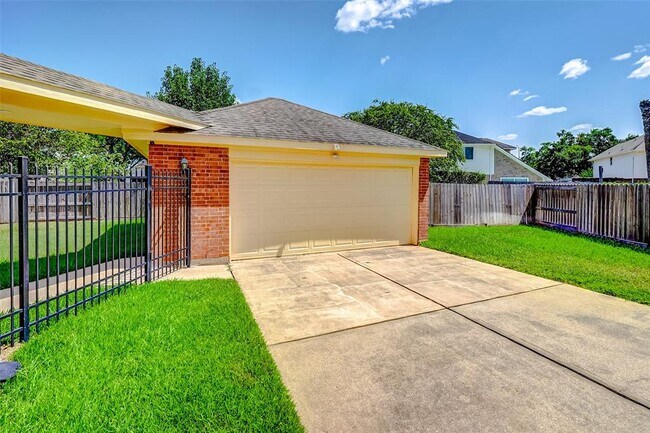 Building Photo - 2143 Hill Canyon Ct