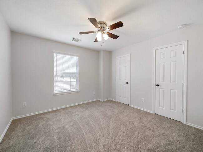 Building Photo - 3301 Clover Hill Ln