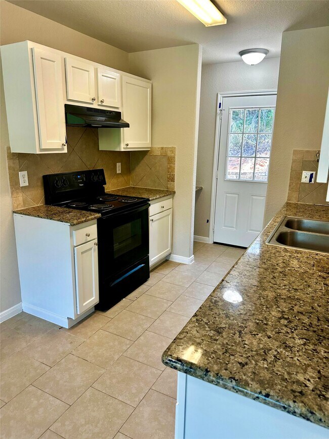 Building Photo - 513 Valleyview Dr