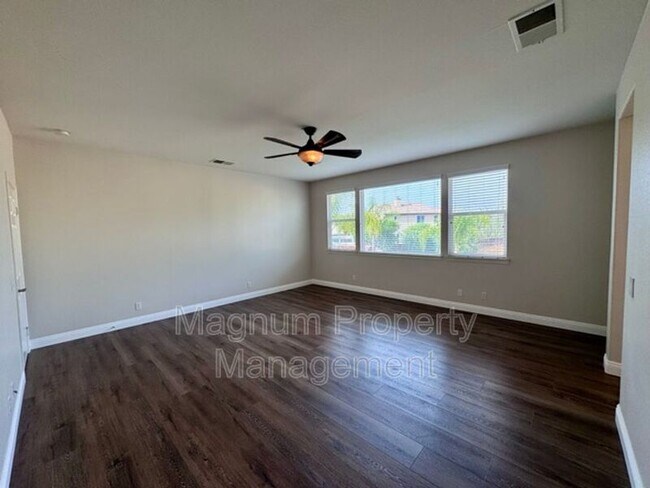 Building Photo - 34333 Northhaven Dr