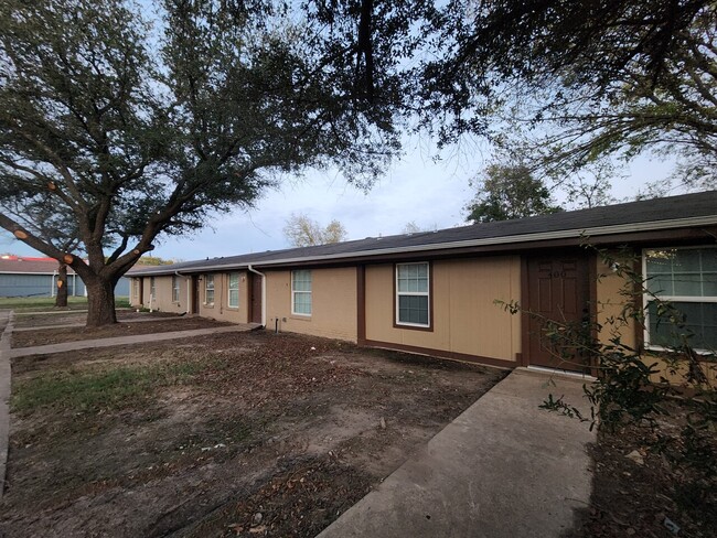 Building Photo - Canton TX Apartments