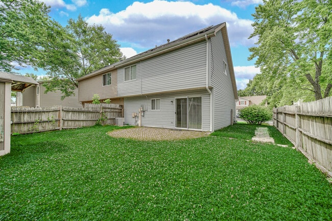 Building Photo - 1807 Whitney Dr