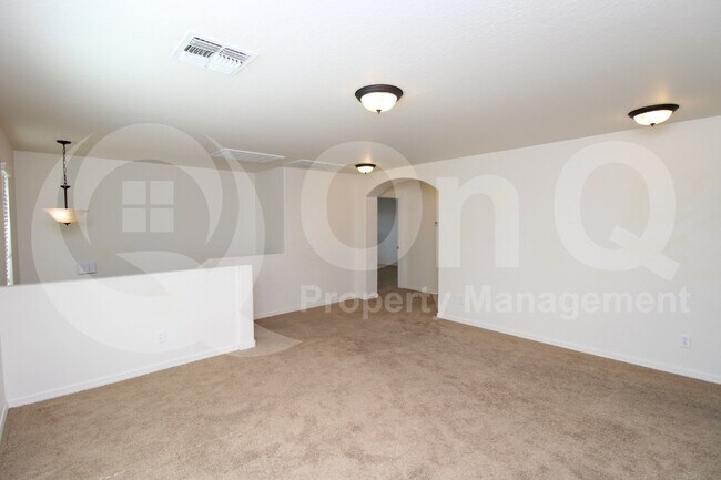 Building Photo - 3939 E Edna Dr