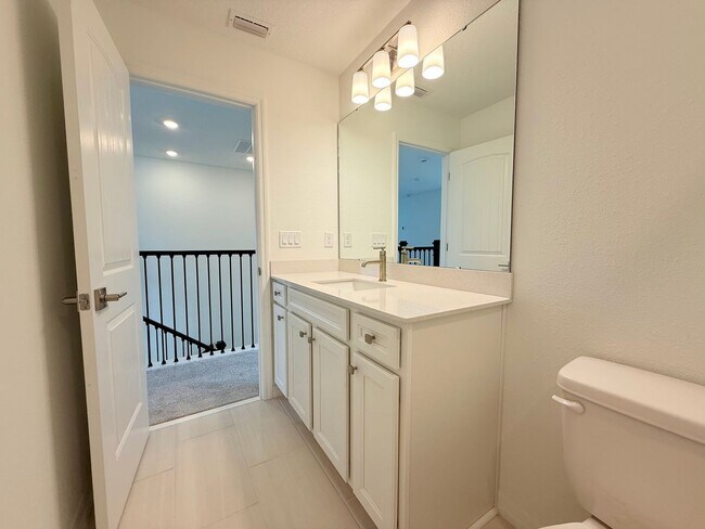 Building Photo - Sprawling 5BR/4.5BA Dream Home with 3-Car ...