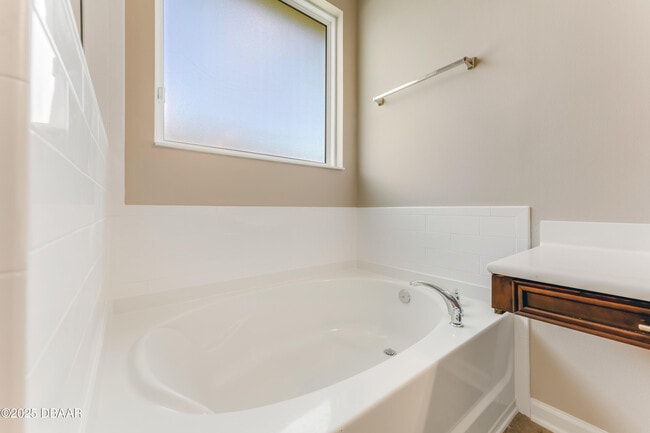 Building Photo - 32 Abacus Ave