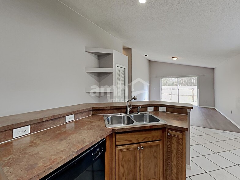 Building Photo - 503 Tree Shore Dr