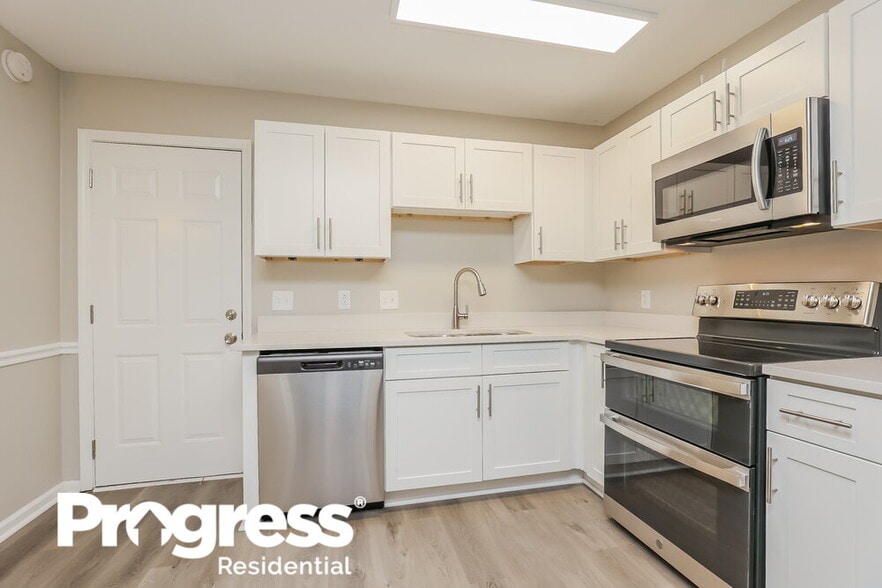 Building Photo - 1409 Woodchimes Ct