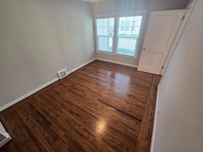 Building Photo - 1218 Bellevue Ave