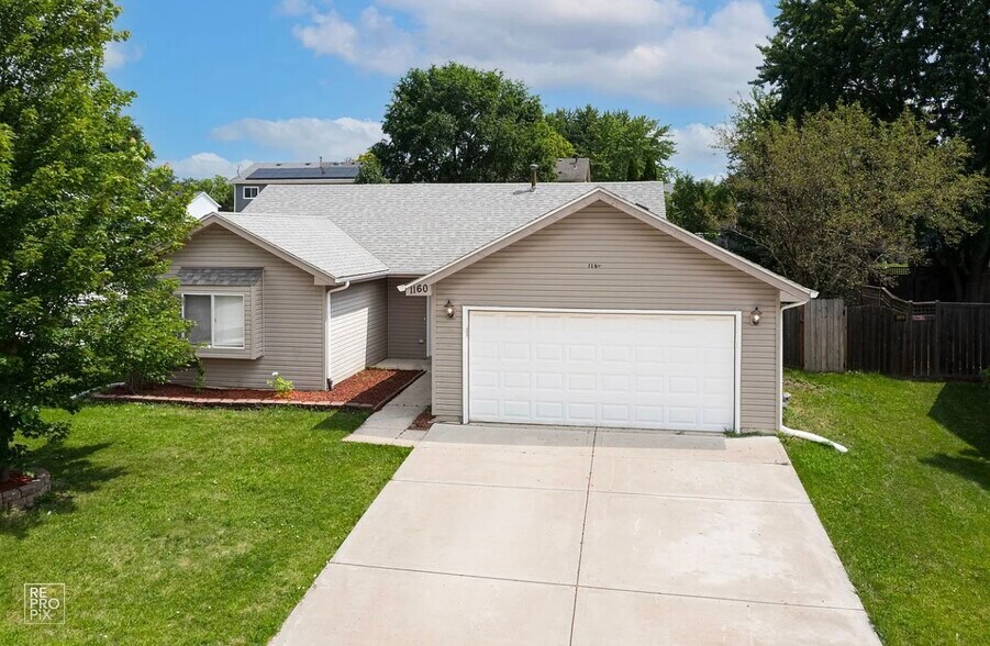 Primary Photo - 1160 Middlebury Dr