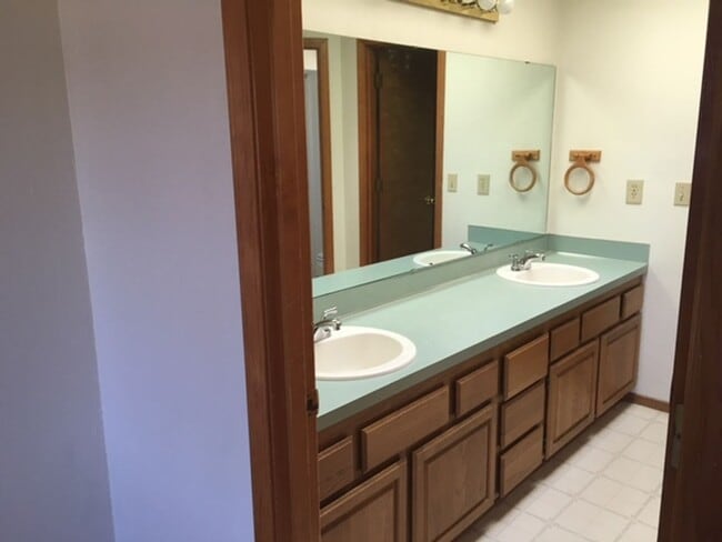 Building Photo - Spacious 4 Bedroom Home in North Corvallis Cul-de-Sac