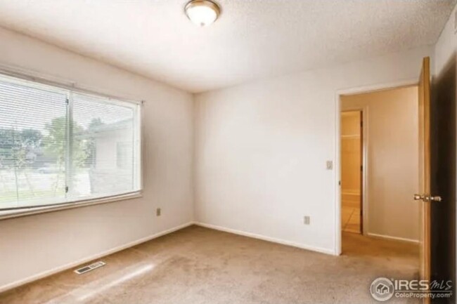 Building Photo - 2742 Goldenrod Pl