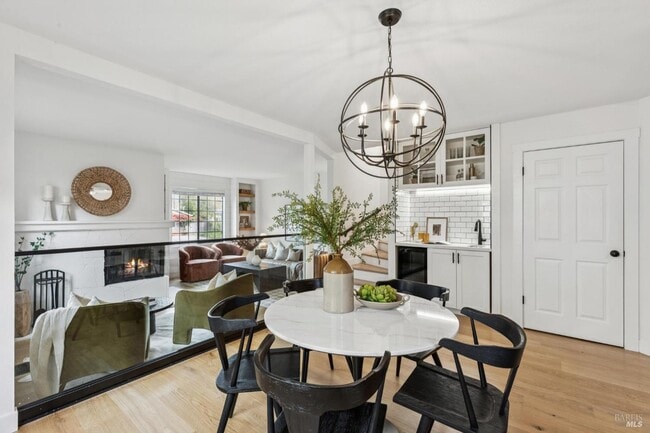 Building Photo - 93 Ashford Ave