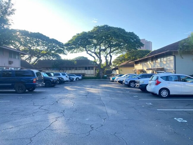 Building Photo - 1449 Hunakai St