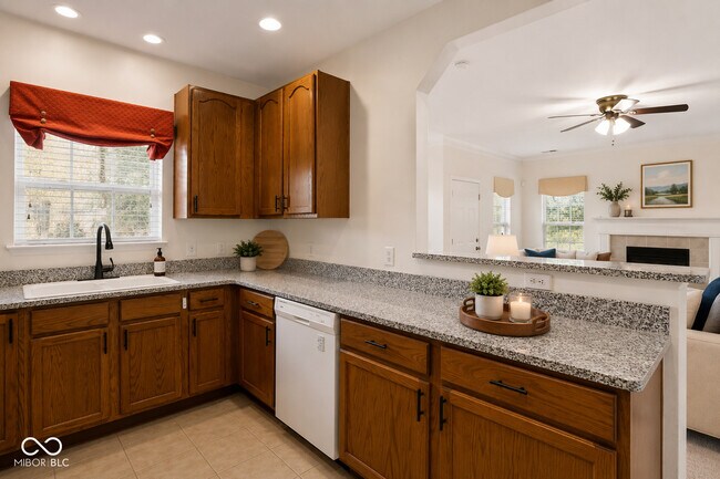 Building Photo - 1112 Sedona Pass