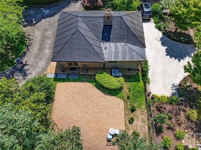 Building Photo - 2538 Parkside Dr NE