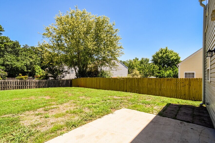 Building Photo - 4116 Everest Dr