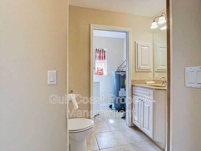 Building Photo - 227 Rotonda Blvd W