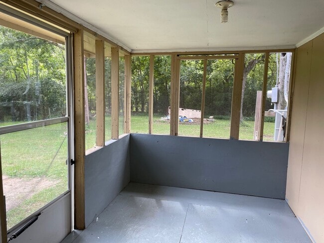 Building Photo - 2 bdrm singlewide with additions