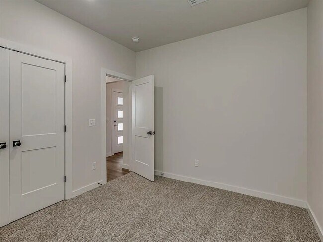 Building Photo - 8305 NW 163rd Ter