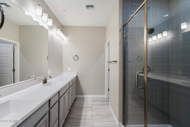 Building Photo - 1823 E Chelsea Ln