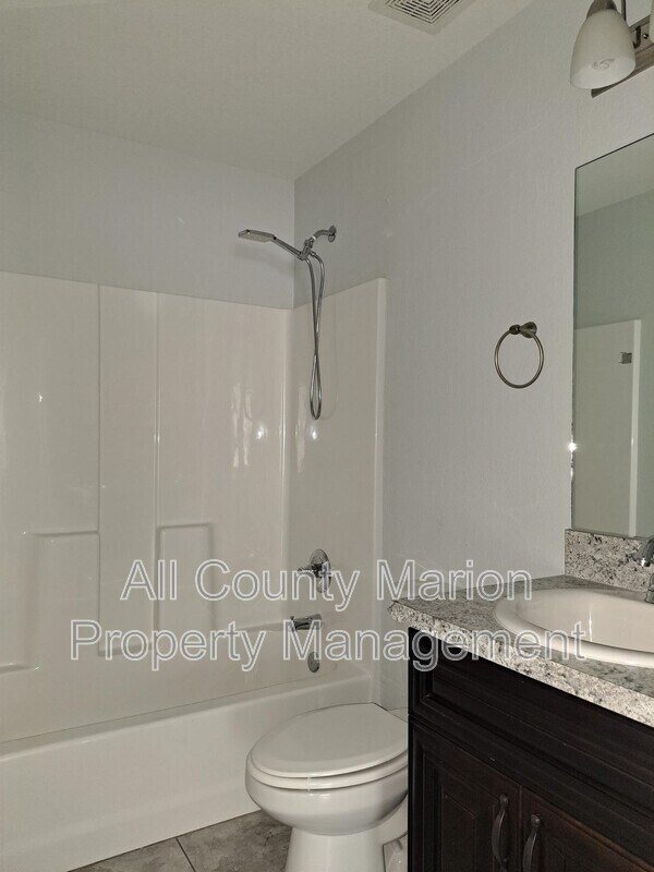 Building Photo - 7121 SE 124th Ln