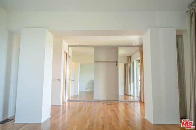 Building Photo - 8895 Appian Way