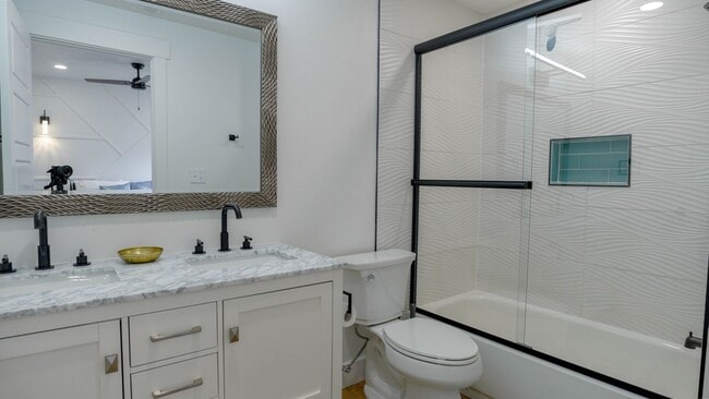 Building Photo - Fully furnished- Long and short term rental in Lehi! Boat and RV parking available.