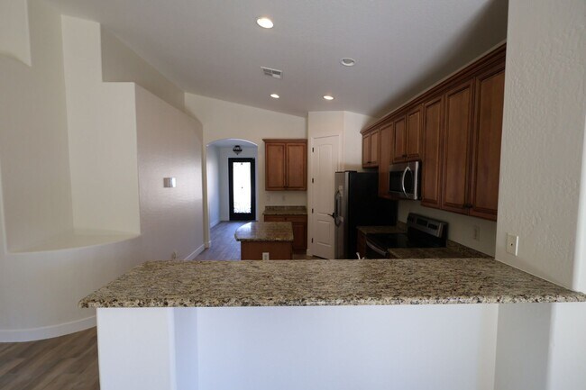 Building Photo - Remodeled 4 Bed 2 Bath Home.
