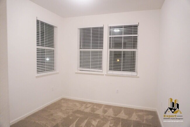 Building Photo - 2939 Limoges Walk