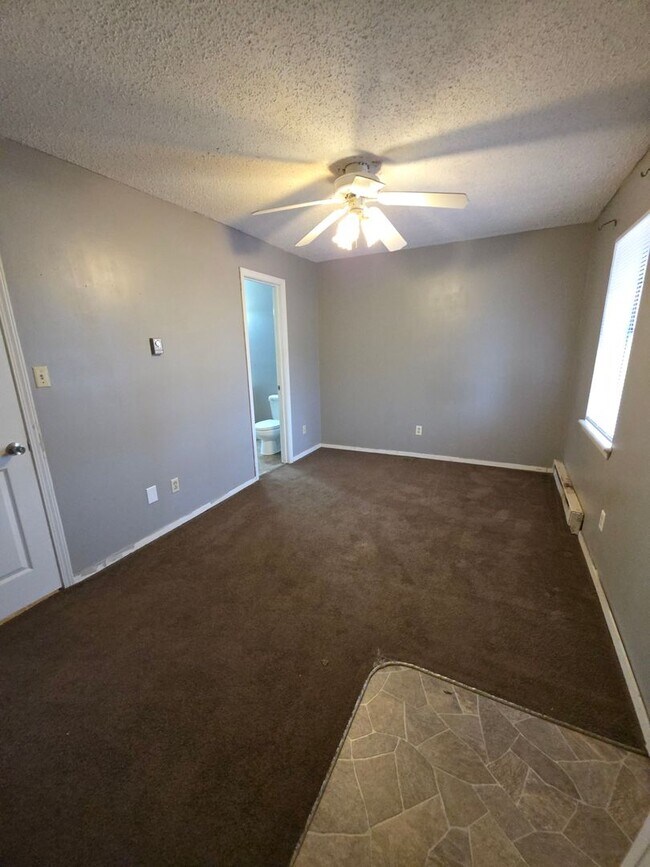 Building Photo - 218 Sequoyah Way