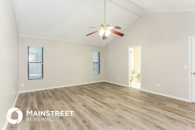 Building Photo - 533 Majestic Wood Dr