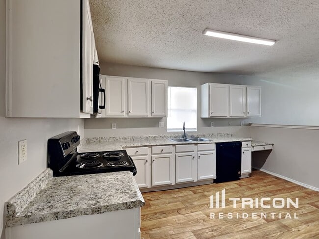 Building Photo - 3032 Cesareo Dr