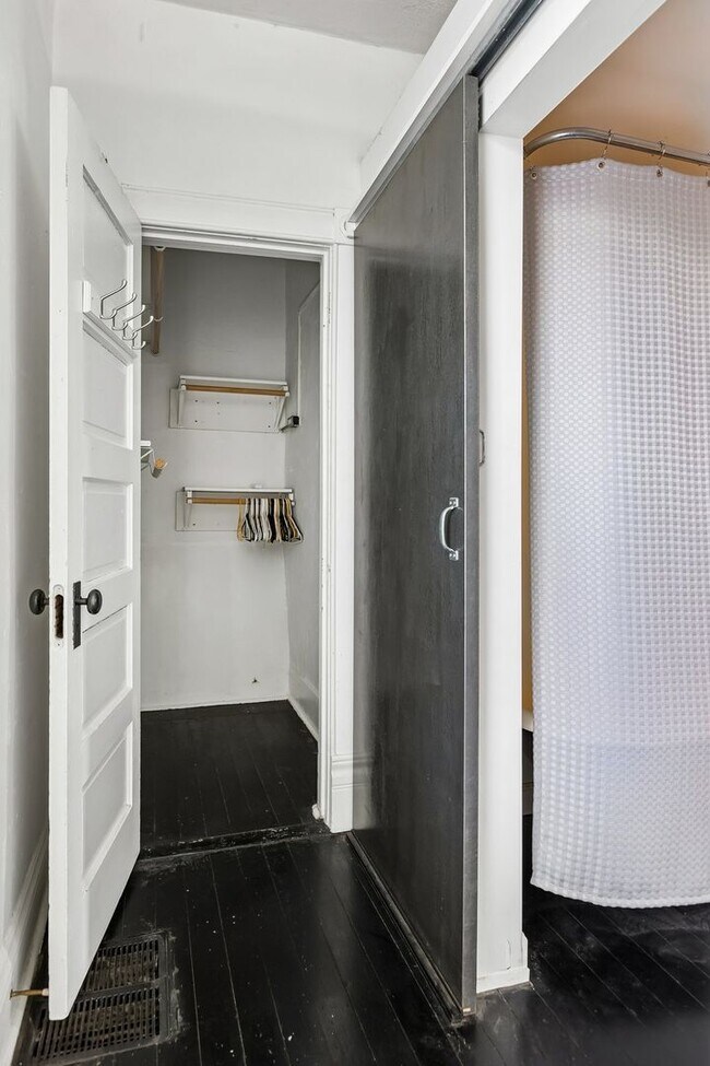 Building Photo - Next to Dog Bar!