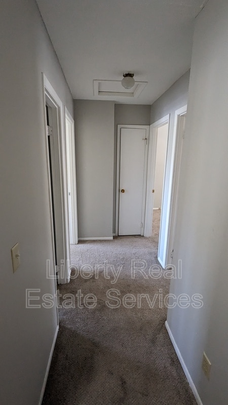 Building Photo - 901 Olmstead Dr