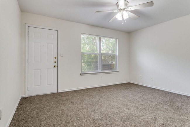 Building Photo - 8118 Marydean Ave